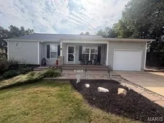 5006 Ashley Wilkes Way, Villa Ridge, MO 63089