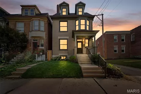 4252 Russell Blvd, Saint Louis, MO 63110