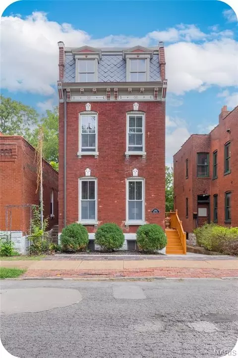 2414 S 11th St, Saint Louis, MO 63104