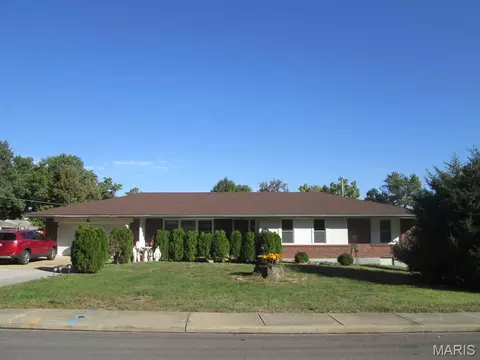 10095 Thorpe Ave, Overland, MO 63114