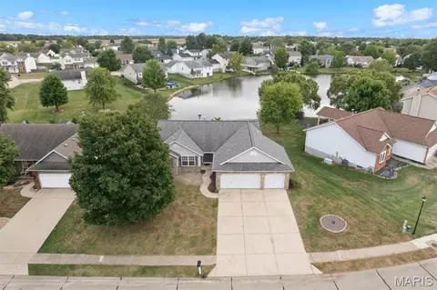 38 Cedarbrooke, Troy, IL 62294