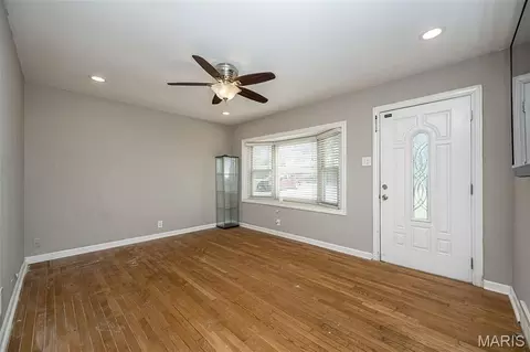 Living - 4345 Ringer Rd, Mehlville, MO 63129 photo 4 of 4
