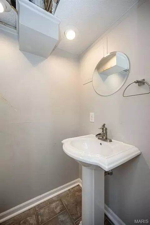 Bath - 4345 Ringer Rd, Mehlville, MO 63129 photo 3 of 3