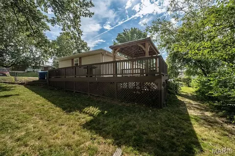 Exterior - 4345 Ringer Rd, Mehlville, MO 63129 photo 5 of 10
