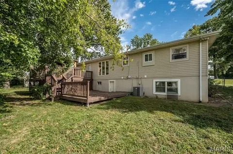 Exterior - 4345 Ringer Rd, Mehlville, MO 63129 photo 6 of 10