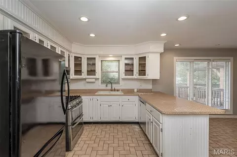 Kitchen - 4345 Ringer Rd, Mehlville, MO 63129 photo 1 of 4