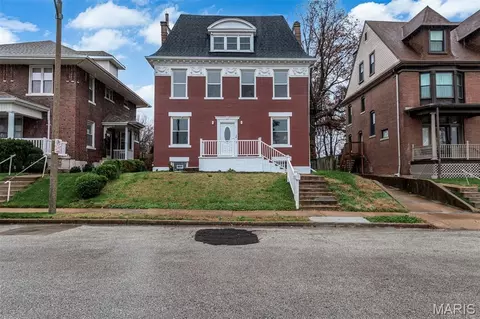 14 Parkland Pl, Saint Louis, MO 63112