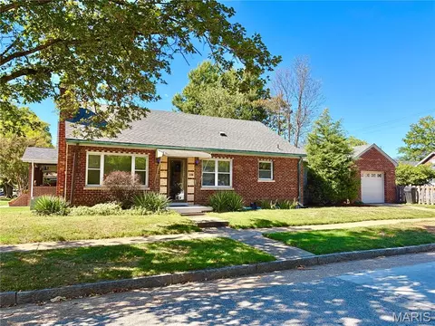 5621 January Ave, Saint Louis, MO 63109