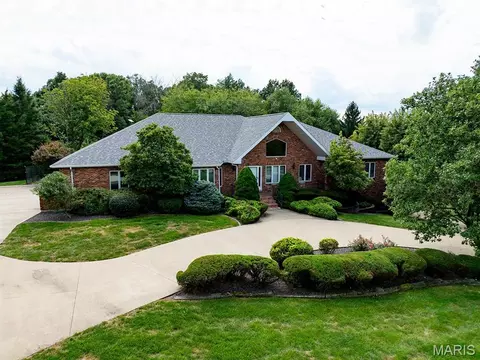 1 Orchard Point Rd, Hannibal, MO 63401