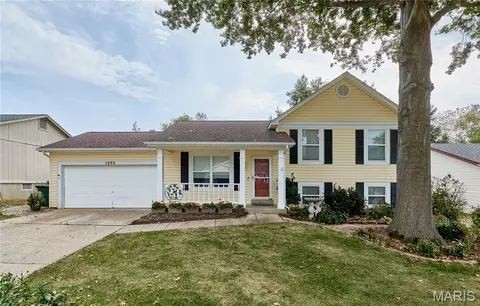 1270 Poseidon Ct, Saint Peters, MO 63376