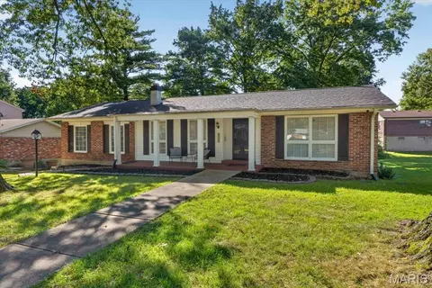 6710 Ryan Crest Dr, Florissant, MO 63033