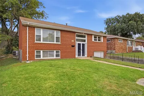6920 Wanda Ct, Saint Louis, MO 63116