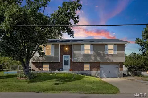 1105 Market St, Sainte Genevieve, MO 63670
