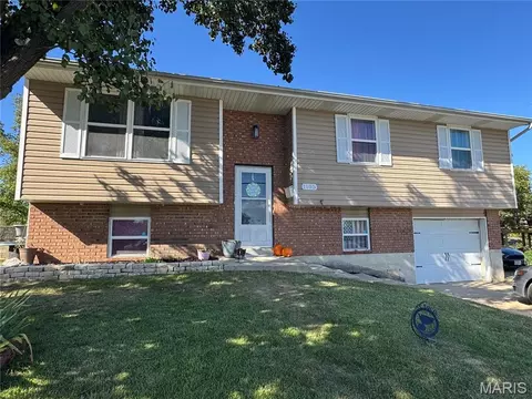 1105 Market St, Sainte Genevieve, MO 63670