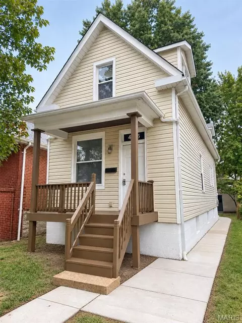 4805 Goethe Ave, Saint Louis, MO 63116