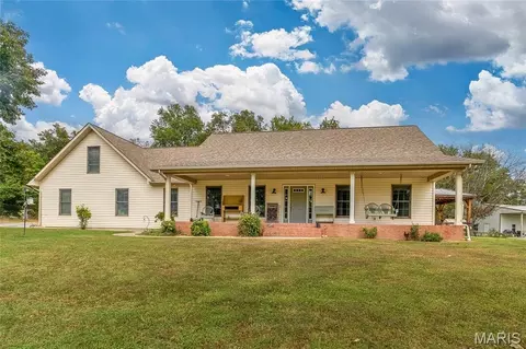 8945 State Route 14, Du Quoin, IL 62832