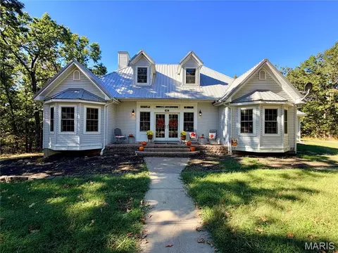 6023 Lake Point Dr, Perryville, MO 63775