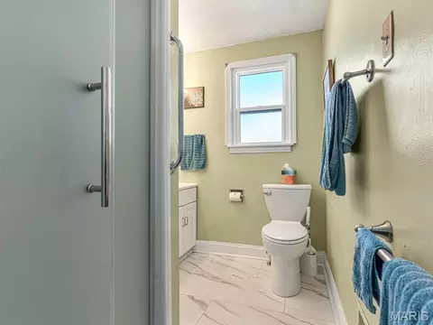 Bath - 403 S Moore St, Waterloo, IL 62298 photo 1 of 2