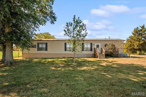 14017 N Prairie Rd, Hoyleton, IL 62803