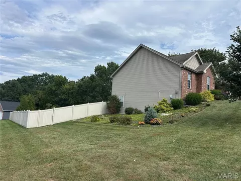 Exterior - 384 Arvel Ln, Washington, MO 63090 photo 4 of 14