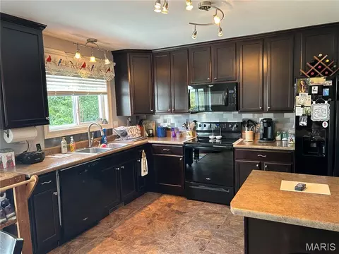 Kitchen - 384 Arvel Ln, Washington, MO 63090 photo 1 of 9