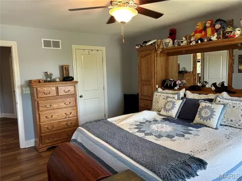 Bedroom - 384 Arvel Ln, Washington, MO 63090 photo 3 of 12