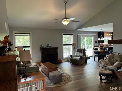 Living - 384 Arvel Ln, Washington, MO 63090 photo 1 of 6