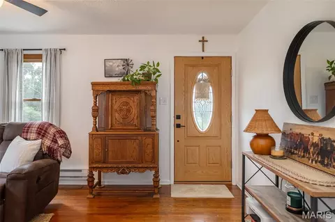Entry Way - 1117 W State St, Union, MO 63084 photo 1 of 3