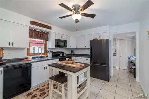 Kitchen - 1117 W State St, Union, MO 63084 photo 1 of 2