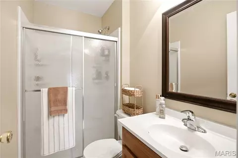 Bath - 733 Cedar Glen Dr, Weldon Spring, MO 63304 photo 1 of 4