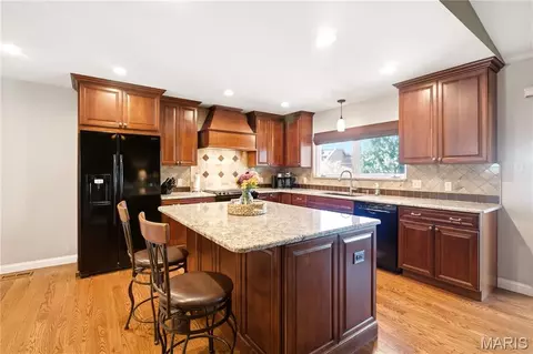 Kitchen - 733 Cedar Glen Dr, Weldon Spring, MO 63304 photo 3 of 5