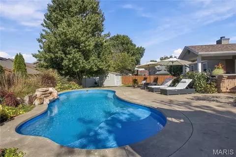 Exterior - 733 Cedar Glen Dr, Weldon Spring, MO 63304 photo 10 of 19