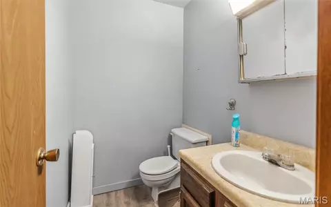 Bath - 302 Fox Creek Rd, Rolla, MO 65401 photo 1 of 3