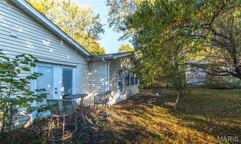 Exterior - 302 Fox Creek Rd, Rolla, MO 65401 photo 4 of 10