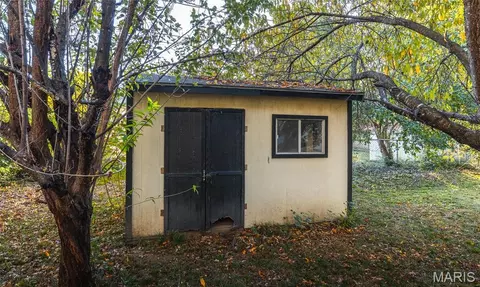 Exterior - 302 Fox Creek Rd, Rolla, MO 65401 photo 7 of 10