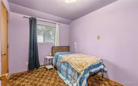 Bedroom - 302 Fox Creek Rd, Rolla, MO 65401 photo 3 of 5