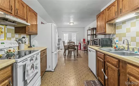 Kitchen - 302 Fox Creek Rd, Rolla, MO 65401 photo 1 of 1