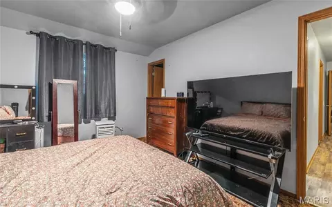 Bedroom - 302 Fox Creek Rd, Rolla, MO 65401 photo 2 of 5