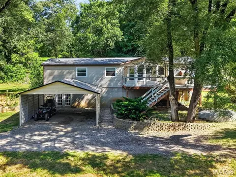 2741 Mullins Rd, Millstadt, IL 62260