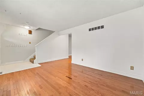Living - 158 Beard Dr #C, Eureka, MO 63025 photo 3 of 7