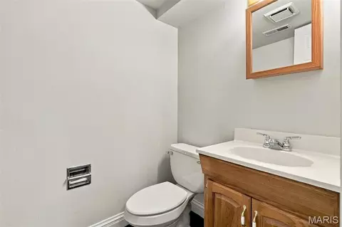 Bath - 158 Beard Dr #C, Eureka, MO 63025 photo 3 of 4