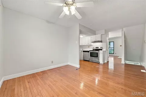 Living - 158 Beard Dr #C, Eureka, MO 63025 photo 6 of 7