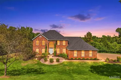 4964 Sunset Oaks Ln, Saint Louis, MO 63128