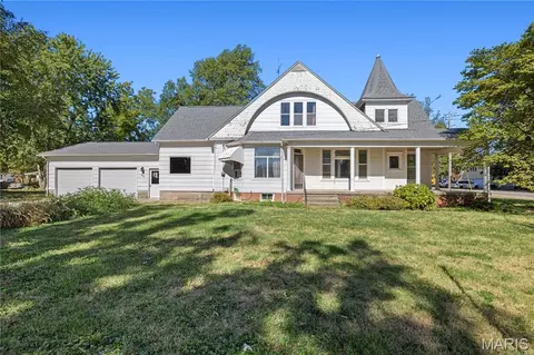 412 E Southworth St, Raymond, IL 62560