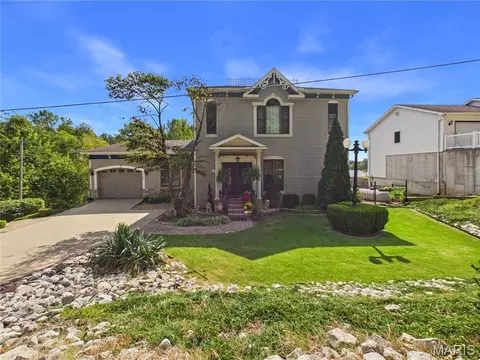 691 Bella Vista Dr, Jackson, MO 63755
