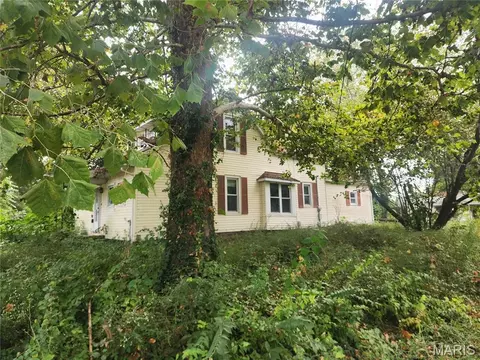 108 W Illinois St, Sorento, IL 62086