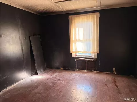 Bedroom - 2201 Johnson St, Alton, IL 62002 photo 1 of 3
