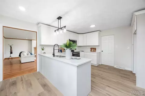 Kitchen - 9355 State Route 3, Red Bud, IL 62278 photo 1 of 3