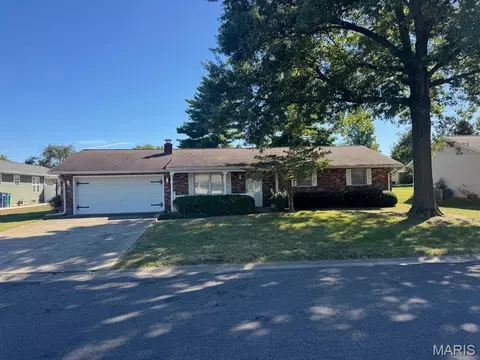 206 Susan St, Albers, IL 62215
