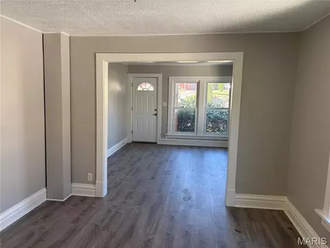 Living - 3834 Waco Dr, Normandy, MO 63121 photo 3 of 4
